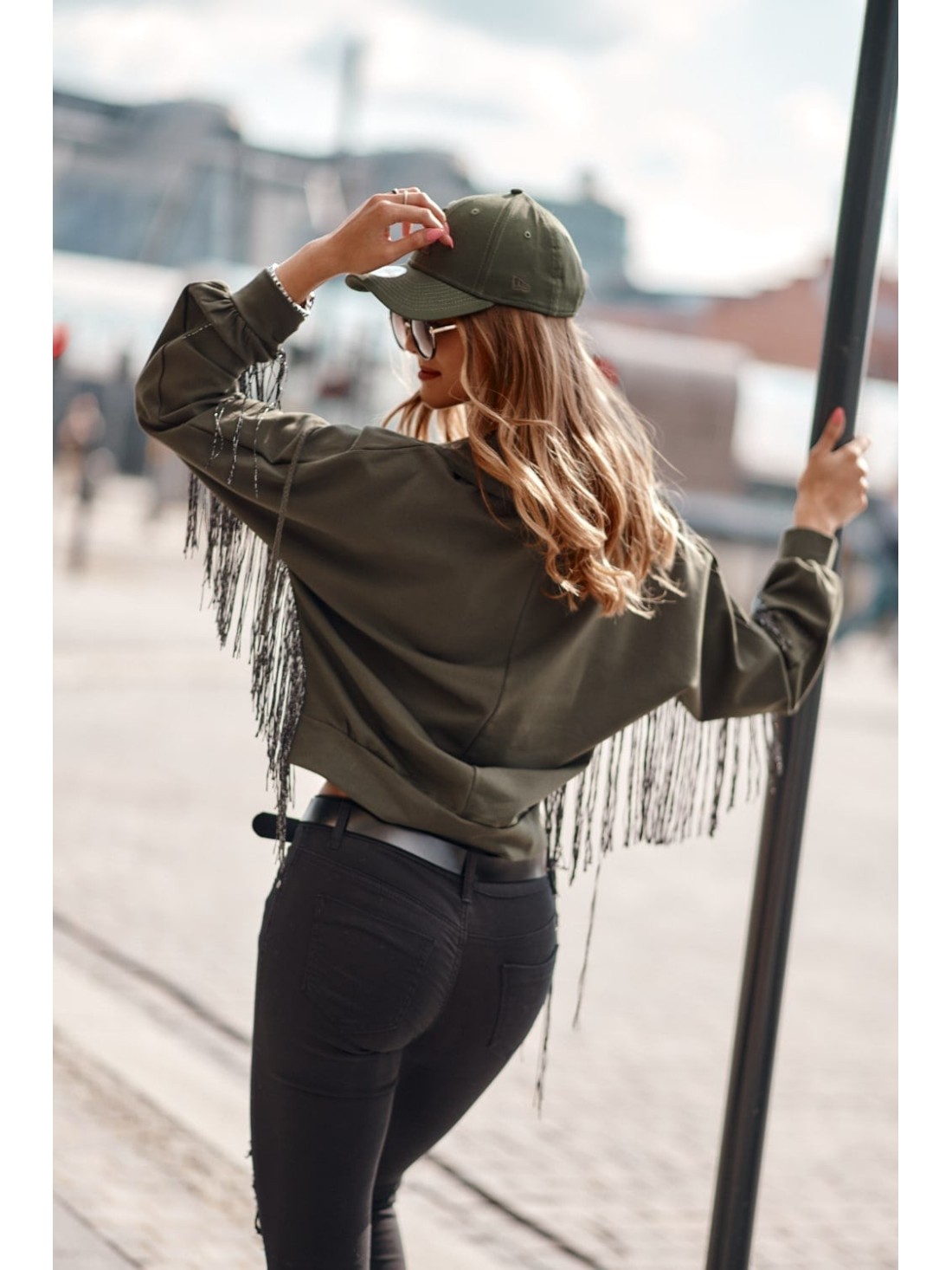 Übergroßes Khaki-Sweatshirt für Damen mit Fransen FI671 – Online-Shop – Boutique